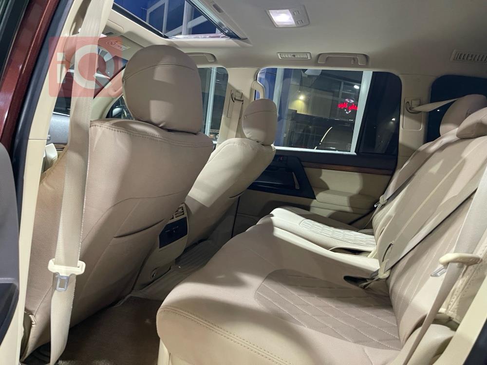 تۆیۆتا لاند کروزەر